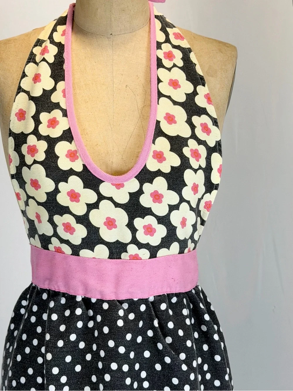 Kitchen apron full‎ length back tie pink polka dot flower baking utility retro